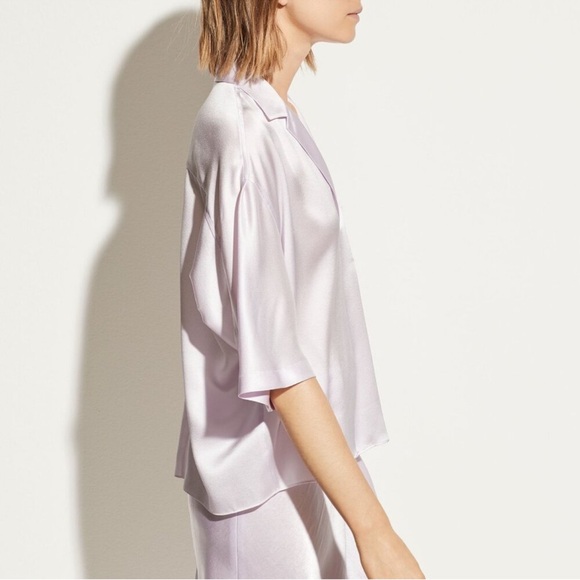Like New Vince Silk Short Sleeve Satin Silk Pajama Top in Pale Iris Size L - Picture 3 of 13